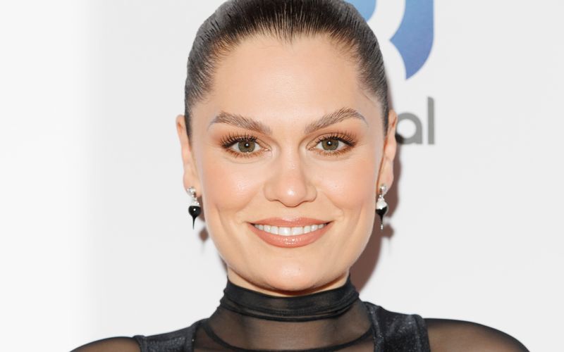 Im Juni 2025 wurde bei Jessie J Brustkrebs festgestellt.