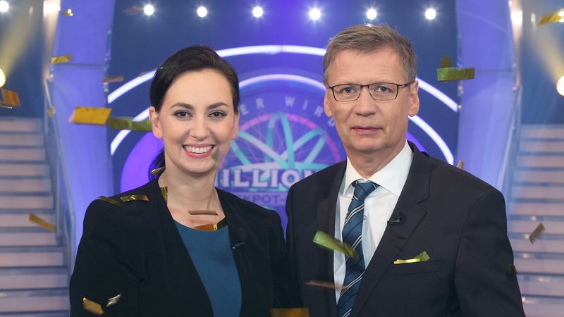 "Sie haben das taktisch sehr gut gemacht", bewunderte Günther Jauch die Siegerin des Jackpot-Specials: Nadja Sidikjar hat 2015 den bislang höchsten Betrag bei WWM gewonnen.