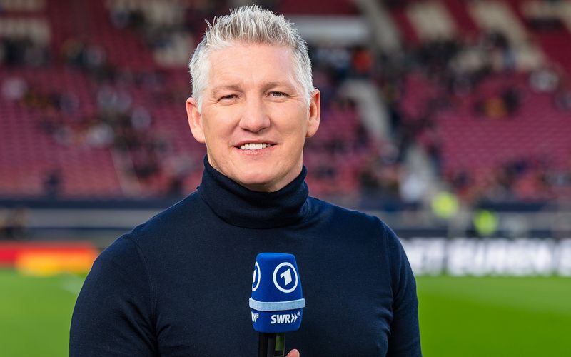 Ab Freitag, 12. Juni, ist Fußball-Weltmeister Bastian Schweinsteiger als ARD-Experte auf Sendung. Im Interview spricht er über die deutschen Erfolgsaussichten und räumt mit klassischen Fehlurteilen über "leichte" Länderspielgegner auf.