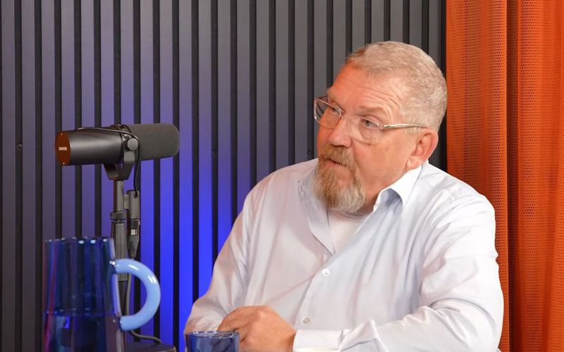 "Tatort"-Kommissar Dietmar Bär sprach im Podcast "Zwischen den Zeilen" über das aktuelle politische Klima.