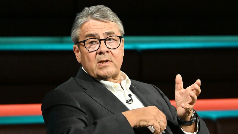 Ex-Vizekanzler Sigmar Gabriel sprach bei "Markus Lanz" über die aktuelle Lage Russlands.