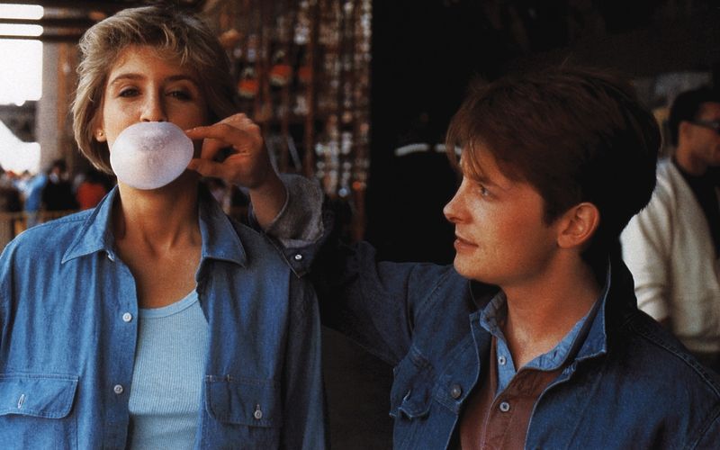 Mit viel Ehrgeiz und unkonventionellen Methoden macht Brantley (Michael J. Fox) Karriere in einem großen Konzern und gewinnt das Herz von Christy (Helen Slater).