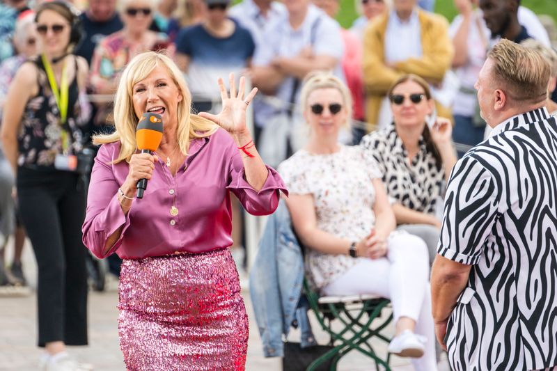 Andrea Kiewel moderiert sei 2000 den ZDF-Fernsehgarten.