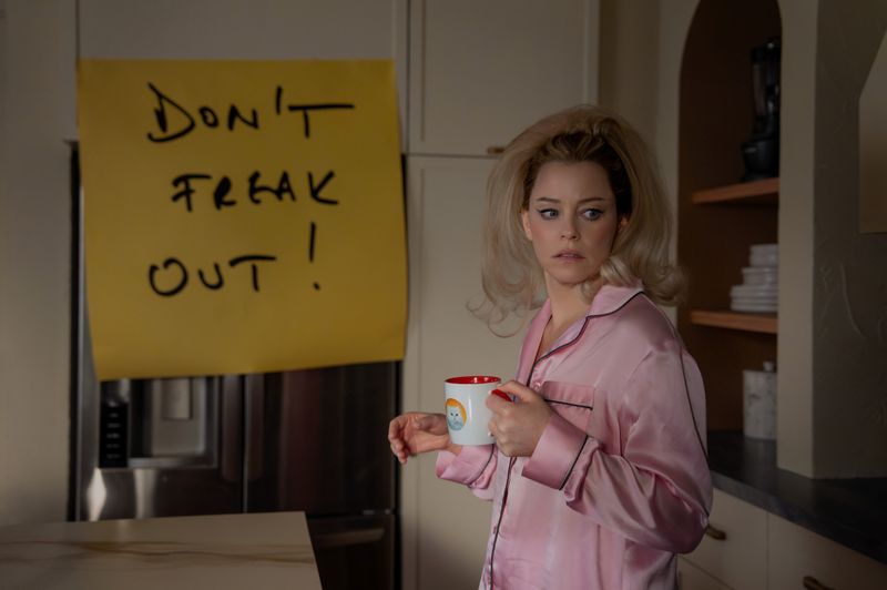 Schauspielerin Elizabeth Banks spielt in "The Miniature Wife".