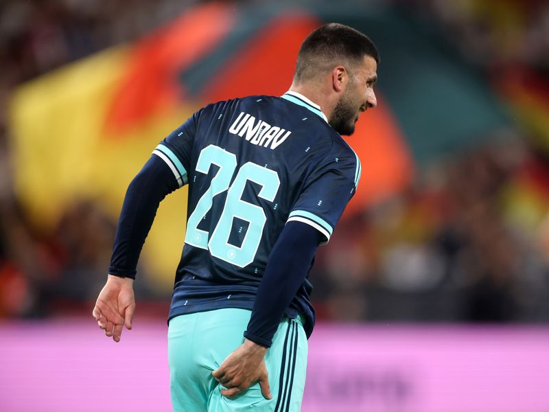 Deutschlands Deniz Undav war mit zwei Toren und einer Vorlage einer der Matchwinner beim vorletzten Test der Deutschen gegen Finnland in Mainz vor dem ersten WM 2026-Pflichtspiel gegen Curaçao am Sonntag, 14. Juni, 19 Uhr (ARD). Was, wo, wann? Alles, was man über die WM in den USA, Kanada und Mexiko wissen muss, findet sich hier in kompakter Form.