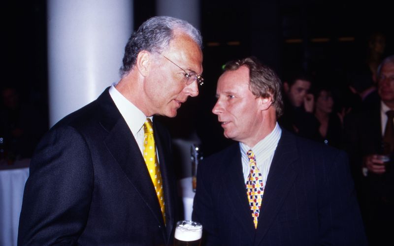 Berti Vogts (rechts) stand als Bundestrainer im Schatten seines Vorgängers, der "Lichtgestalt" Franz Beckenbauer.