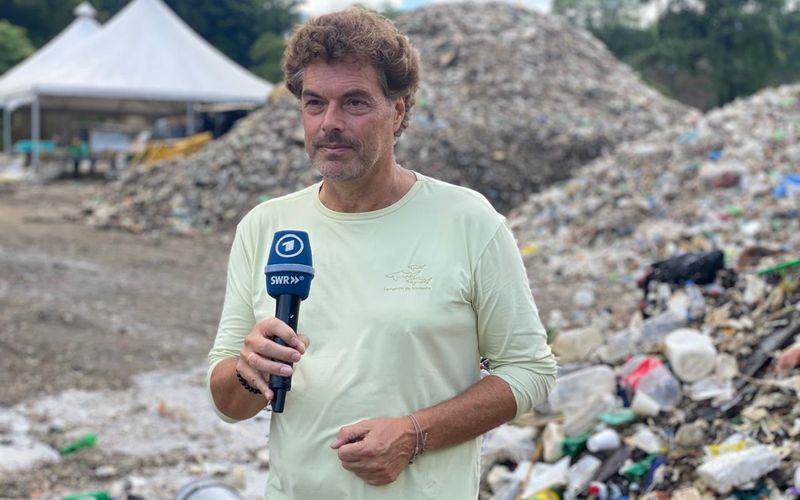 Der erfahrene ARD-Journalist Michael Stocks ist ein Kenner Süd- und Mittelamerikas. Von 2012 an war er sieben Jahre lang Studioleiter des ARD-Studios Rio de Janeiro und berichtete unter anderem 2014 aus jenem Land, in dem Deutschland zum letzten Mal Fußball-Weltmeister wurde. Nun wirft er den Blick nach Mexiko.