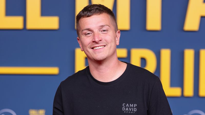 Aaron Troschke hat im Podcast "Wolter Talks: Der Podcast mit Markus Wolter" über seine YouTube-Einnahmen gesprochen.