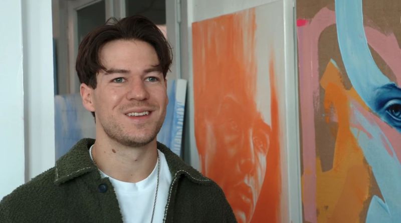 Der Künstler Fabian Utta verdient sein Geld mit seiner Kunst und das nicht zu knapp.