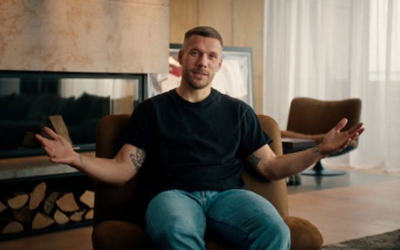 Lukas Podolski gibt in der Netflix-Doku "Poldi" private Einblicke.