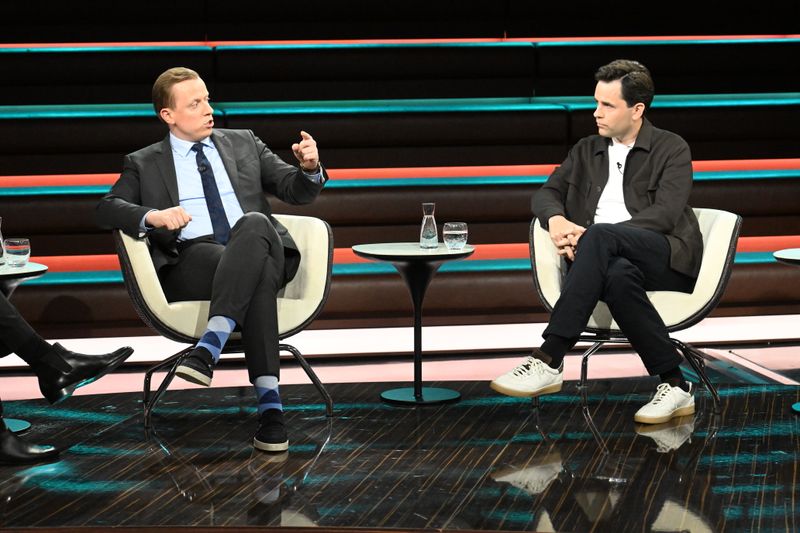 Bei "Markus Lanz" offenbarten Johannes Winkel (rechts) und Adis Ahmetovic, was sie von dem versprochenen Reformpaket am 30. Juni halten.