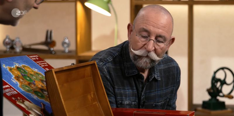 "Oh mein Gott im Himmel", platzte es aus Horst Lichter heraus, als er in der Donnerstagsausgabe von "Bares für Rares" einen echten Spieleklassiker in ungewöhnlicher Ausführung zu Gesicht bekam - ein überraschendes Geständnis inklusive.