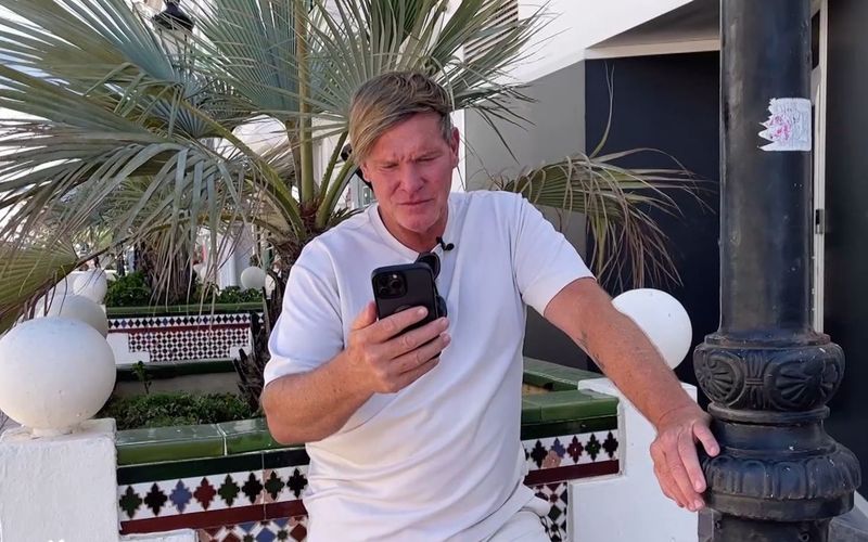 In Marbella bekommt Steff eine seltsame Nachricht.