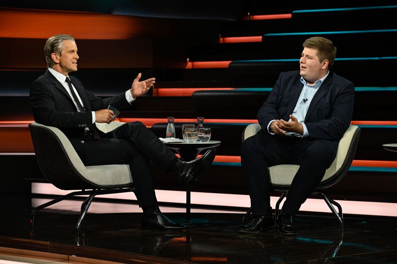 Bei "Markus Lanz" äußerte sich CDU-Politiker Johannes Volkmann (rechts) zum versprochenen Reformpaket sowie möglichen Steuererhöhungen.